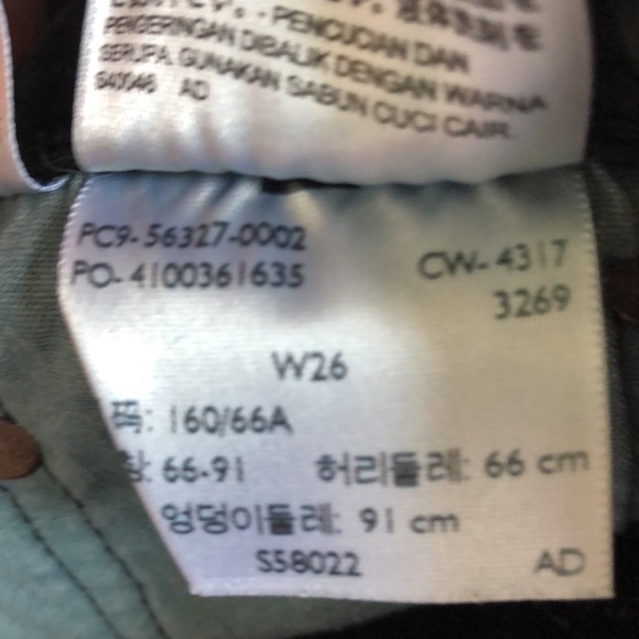 Levi’s distressed high waisted black shorts, size 26 - Picture 7 of 8